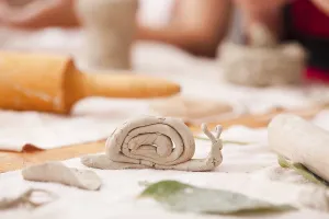 Child Development Toys Drucke: Process modeling figures from clay