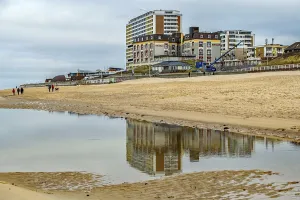 North Sea Coastline Images Drucke: Reflection on the beach