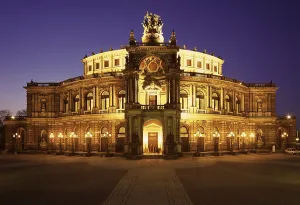 Warm Evening Atmosphere Drucke: Semper Opera