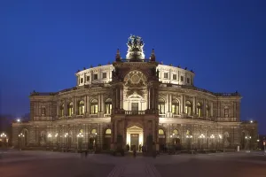 Historic City Centre Landmark Drucke: Semper Opera
