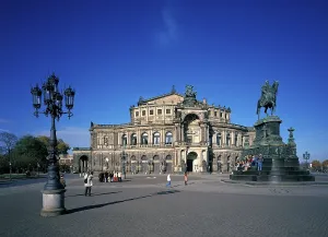 Deserted Opera House Drucke: Semper Opera