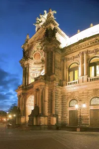Deserted Opera House Drucke: Semper Opera