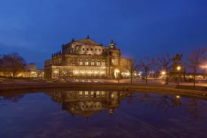Historic City Centre At Dusk Drucke: Semper Opera