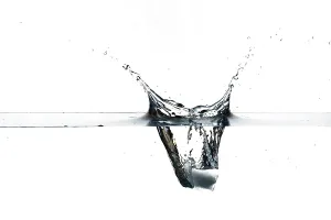 Rainy Weather Scene Drucke: Small object falling into water
