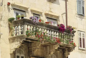 Mediterranean Urban Environment Drucke: Split balcony, split balcony