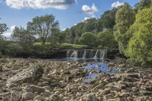 Rural England Landscape Photo Drucke: View of cliffs, river and waterfall below limestone cliffs