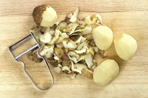 Kitchen Utensil Tool Drucke: Potato peeling