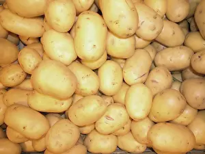Market Stall Vegetables Drucke: Potatoes