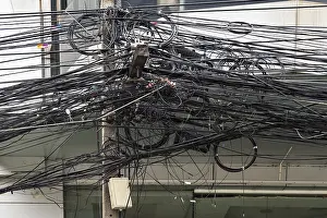 Energy Saving Solutions Drucke: Power lines Cable clutter