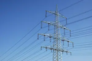 Power Pole Drucke: Power pole in front of blue sky