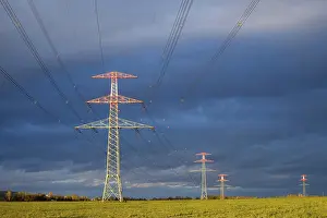 Electricity Supply Europe Drucke: Power pylons, high-voltage lines