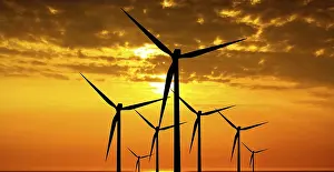 Deserted Wind Wheel Drucke: Power at sunset