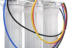 Der starke Filter für Wasserbehandlung auf weißem Hintergrund.