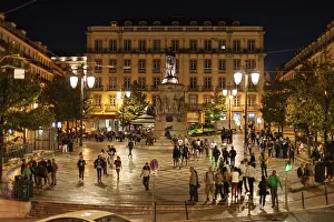 Southern Europe Night Shot Drucke: Praca Luis de Camaes