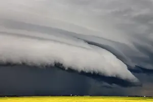Severe Weather Conditions Canada Drucke: Prairie Storm Clouds in Saskatchewan Canada dramatic Scene