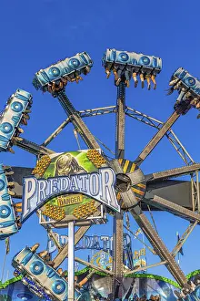 Upper Bavaria Tradition Drucke: Predator overhead ride in motion