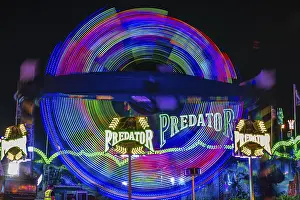 Southern Germany Fair Rides Drucke: Predator overhead ride in motion