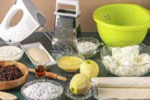 Pastry Dessert Drucke: Preparation for making strudel with curd