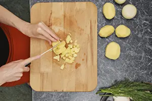 Meal Nutrition Facts Drucke: Preparation of soup or dinner in the kitchen