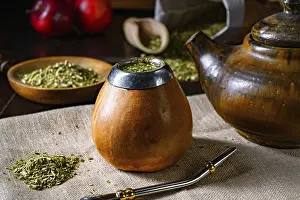 Paraguay Drucke: Vorbereite Yerba-Mate mit Calabash und Bombilla.