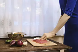 Food Photography Meal Prep Drucke: The process of preparing meat stew