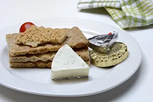 Processed Cheese Drucke: Processed cheese on crispbread, opened and packed