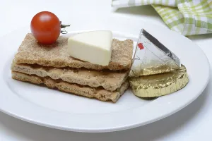 No People Grocery Shopping Drucke: Processed cheese on crispbread, opened and packed