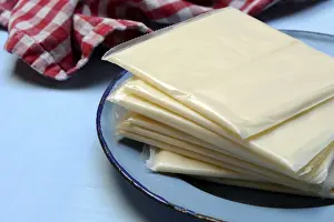 Processed Cheese Slices Drucke: Processed cheese, processed cheese slices packed in plastic