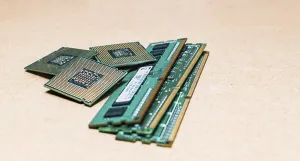 Printed Circuit Board (PCB) Drucke: Processors and ram memories on isolated background