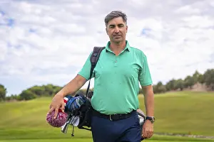 Professional Golf Player Drucke: A professional golf player on a golf course