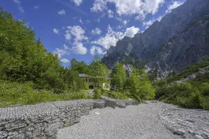 Austria Buildings Drucke: Protective structures at the Haindlkarhutte