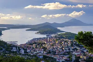 Eastern Europe Coastal View Drucke: Providenca viewpoint, bar and restaurant