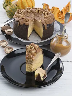 Cheesecake Dessert Drucke: Pumpkin cheesecake with nuts