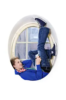 Educational Institution Interior Drucke: Pupil resting in window at school - notepad