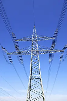 Deserted Road Traffic Drucke: Pylon in front of deep blue sky and some clouds
