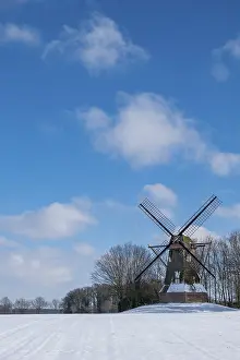 Windmill Architecture Europe Drucke: Quantwick mill in winter, historic windmill