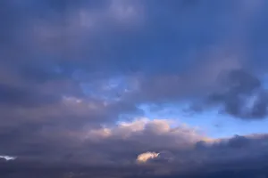 Central European Weather Forecast Drucke: Rain clouds in the evening sky, Germany
