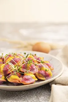 Pepper Filled Dumplings Drucke: Rainbow colored dumplings with pepper