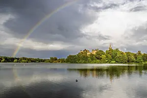 Drucke von Regenbogen über Linlithgow Palace, Linlithgow Loch, West Lothian, Schottland, Vereinigtes Königreich Schloss Drucke: Regenbogen über Linlithgow Palace