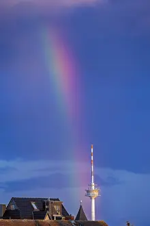 Bilder Datiert 27. September 2024: Regenbogen über dem Fernsehturm.