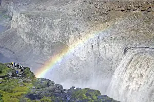 Dettifoss Waterfall Drucke: Rainbow in front of waterfall, people on the left