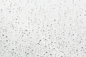 Water Droplets On Glass Drucke: Raindrops on glass window