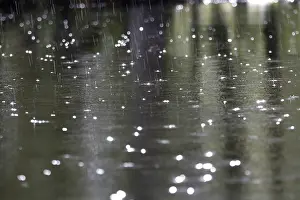 Cloudy Sky Europe Drucke: Raindrops, heavy rain, thunderstorm