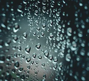 Water Drop Photography Drucke: Raindrops on the window