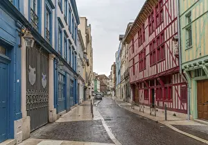 Traditional French Architecture Drucke: Rainy impression of Troyes