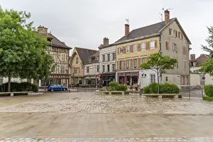 Old Town Street Scene Drucke: Rainy impression of Troyes