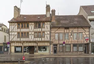 Traditional French Architecture Drucke: Rainy impression of Troyes
