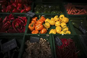 German Vegetable Market Drucke: Range of vegetables, peppers, ginger