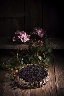 Studio Background Fruits Drucke: Raspberries