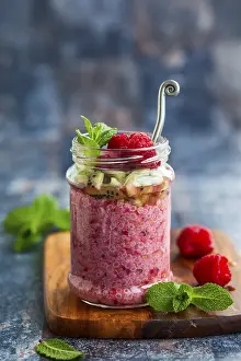 Vegan Dessert Ideas Drucke: Raspberry and chia seeds pudding in jar for breakfast